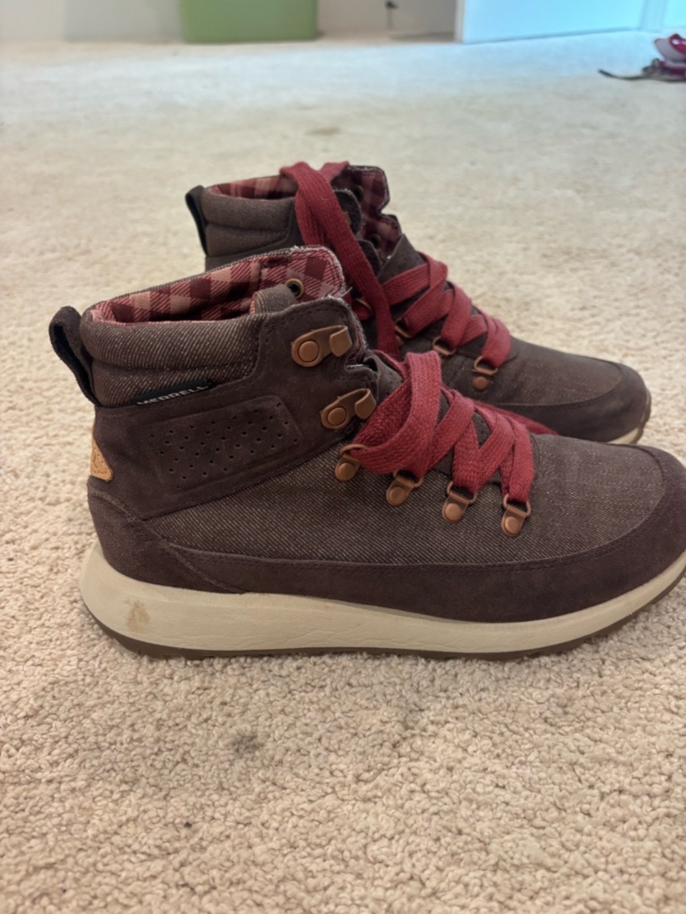 Merrell Ashford Classic Chukka Hiking Boot